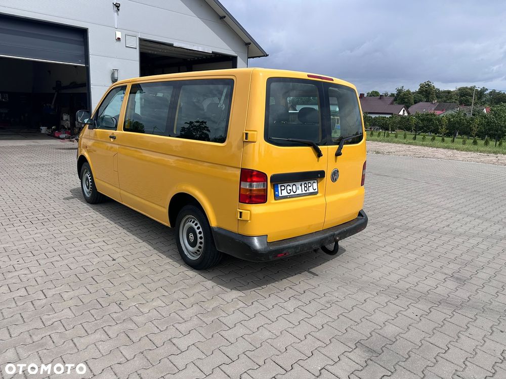 Volkswagen Caravelle - 4