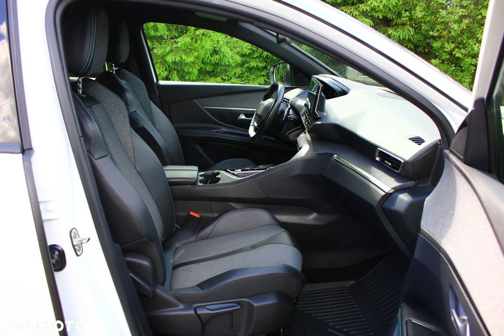 Peugeot 3008 225 e-EAT8 Allure - 37