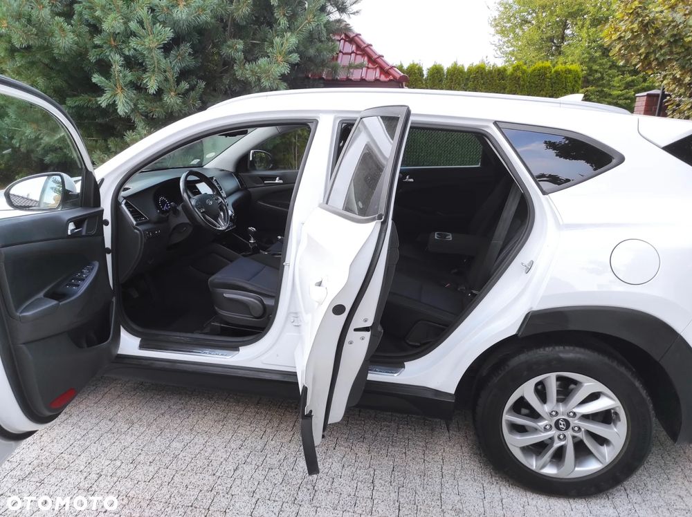 Hyundai Tucson 1.7 CRDI BlueDrive Style 2WD - 6
