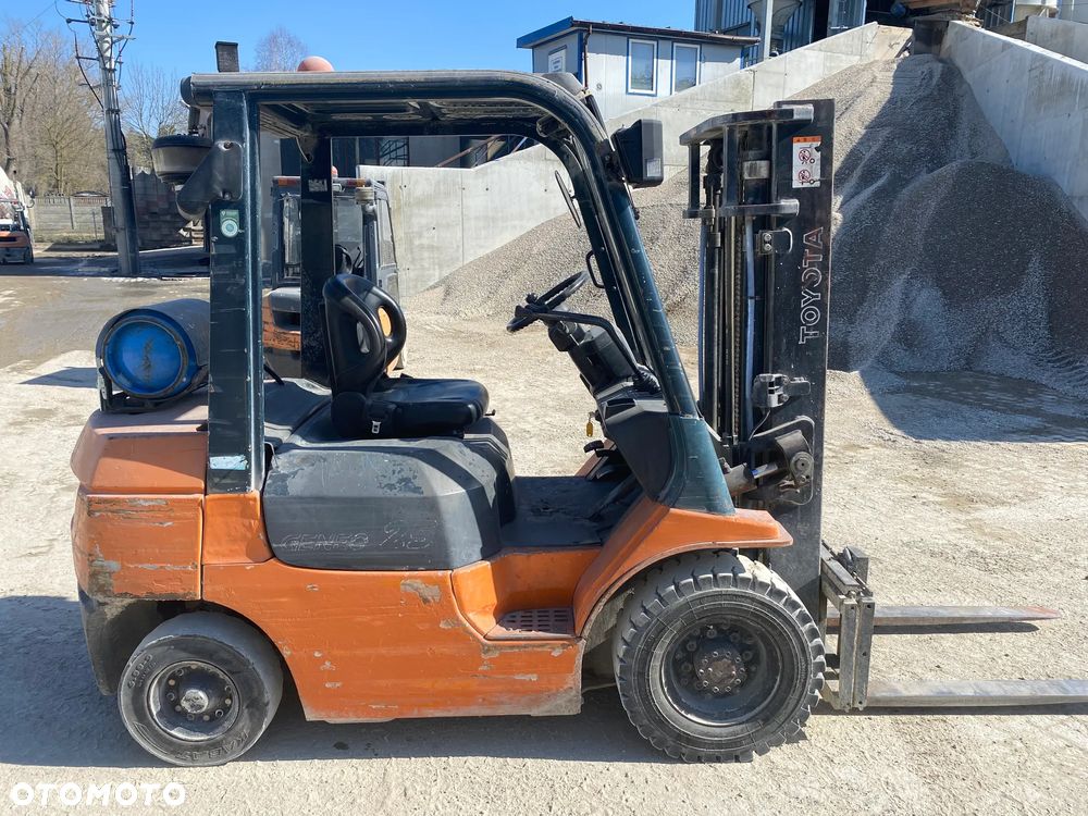 Toyota 7FG25 - 1