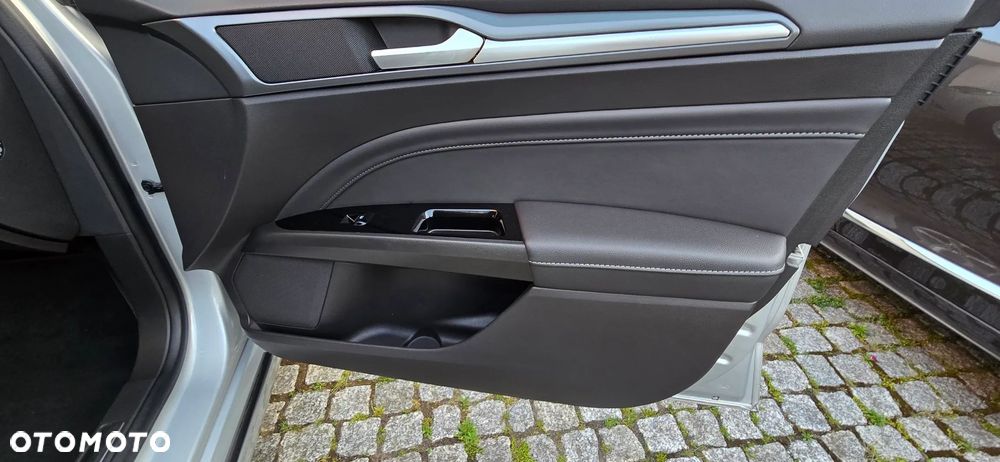 Ford Mondeo 2.0 TDCi Titanium - 23