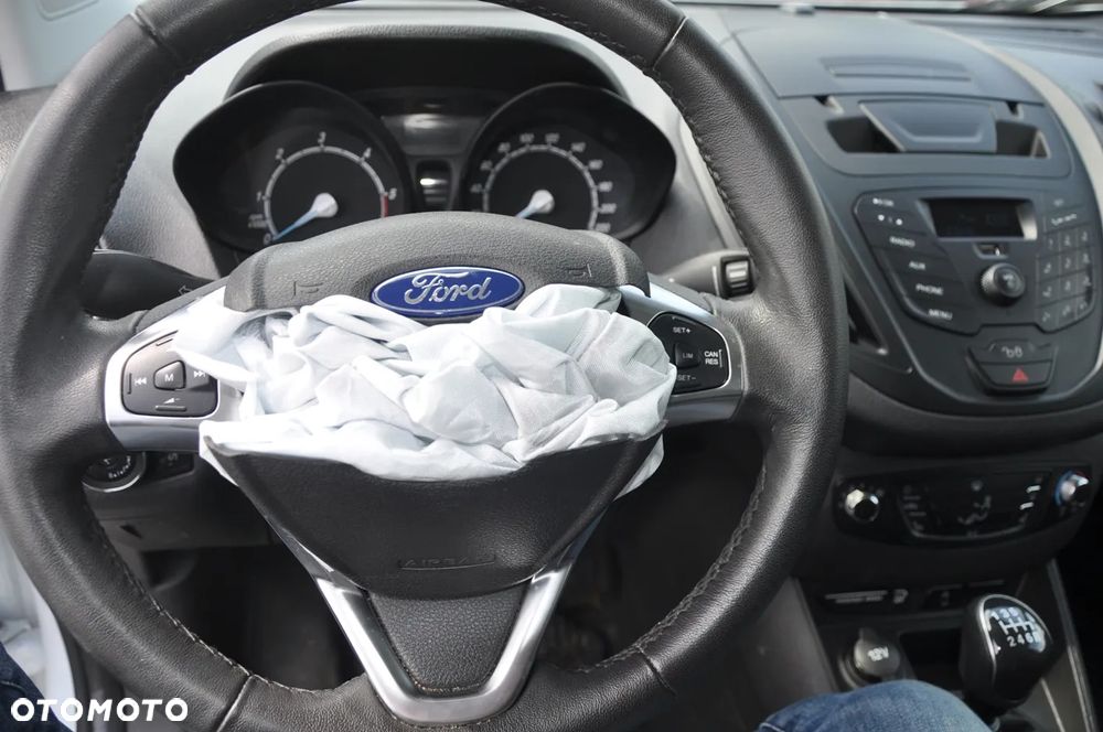 Ford transit-courier - 18