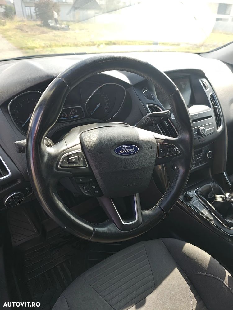 Ford Focus 1.0 EcoBoost Start Stop Titanium - 6