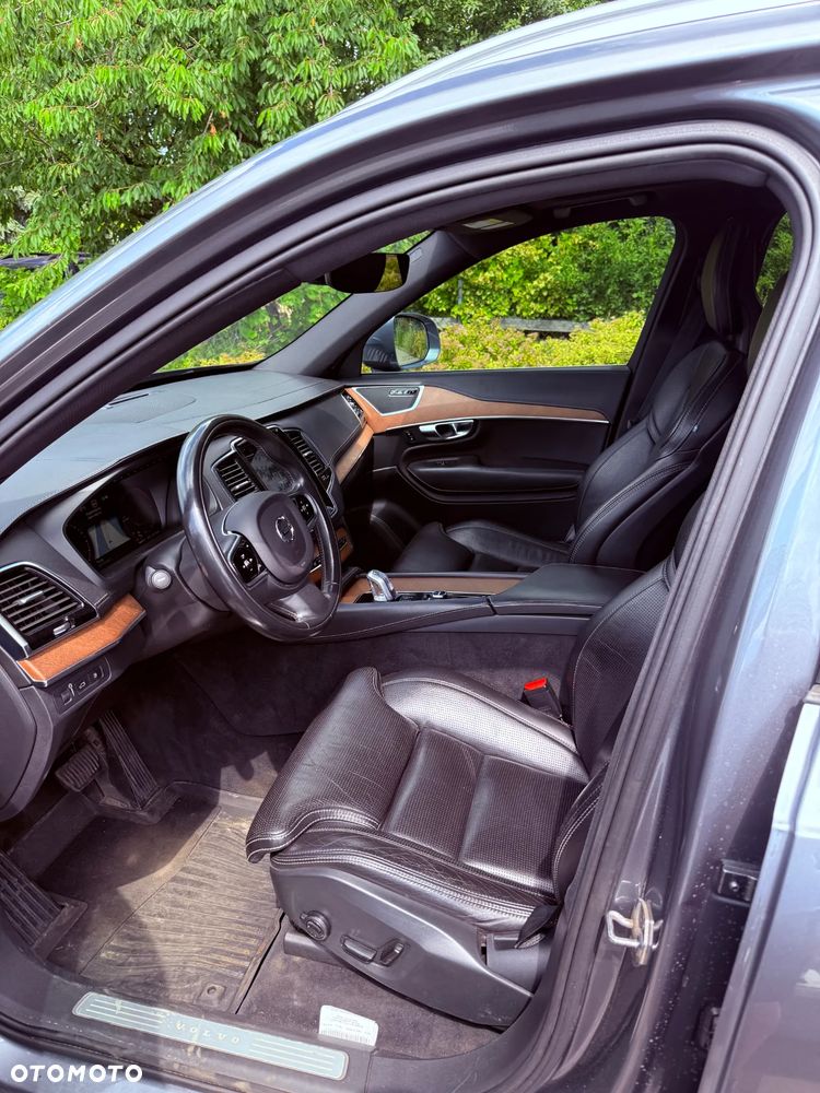 Volvo XC 90 - 8