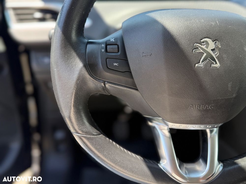 Peugeot 2008 PureTech 82 Allure - 6