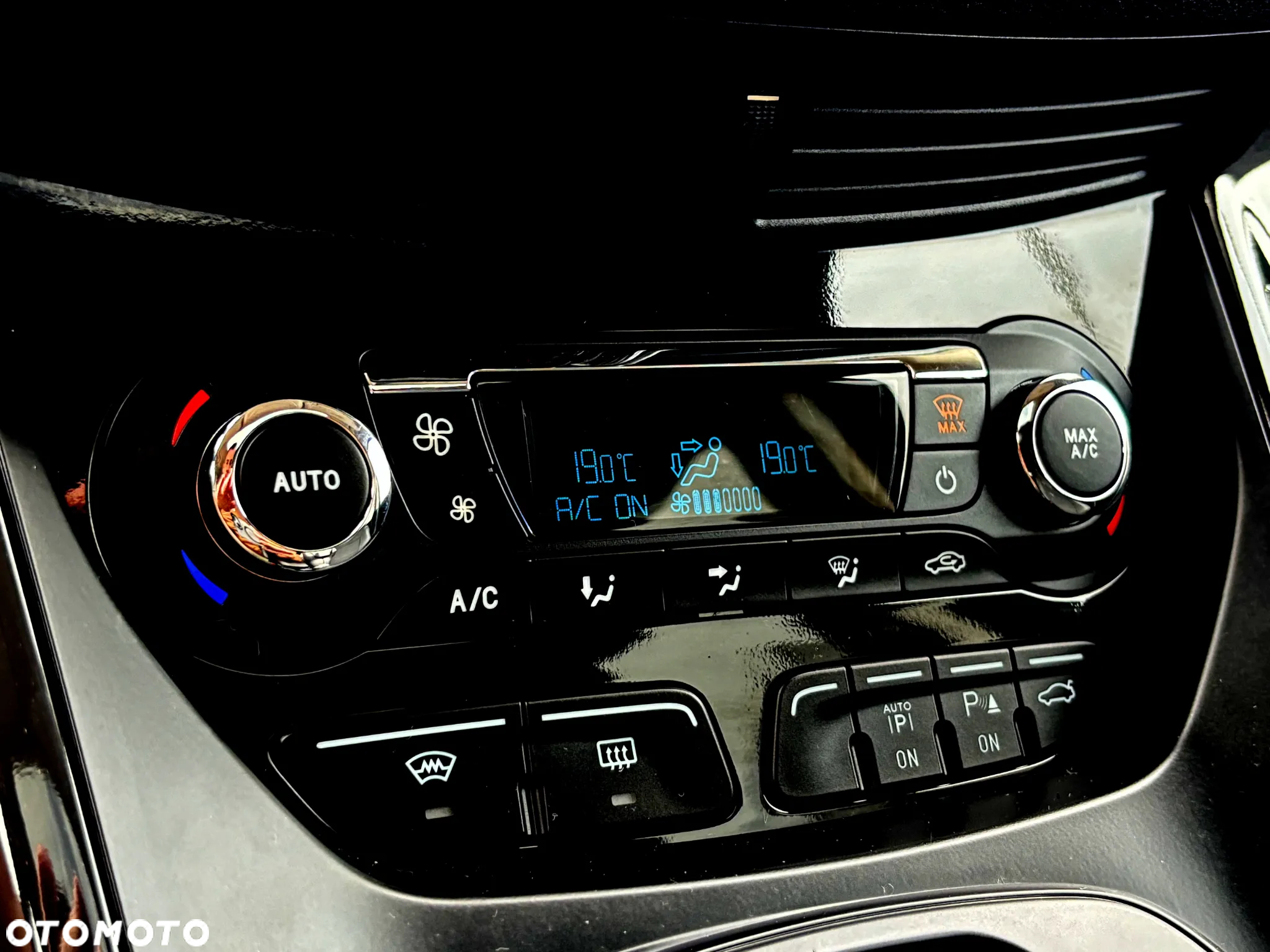 Ford Kuga 1.6 EcoBoost 4WD Titanium Plus - 20