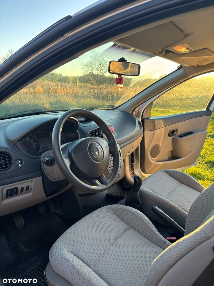Renault Clio - 6