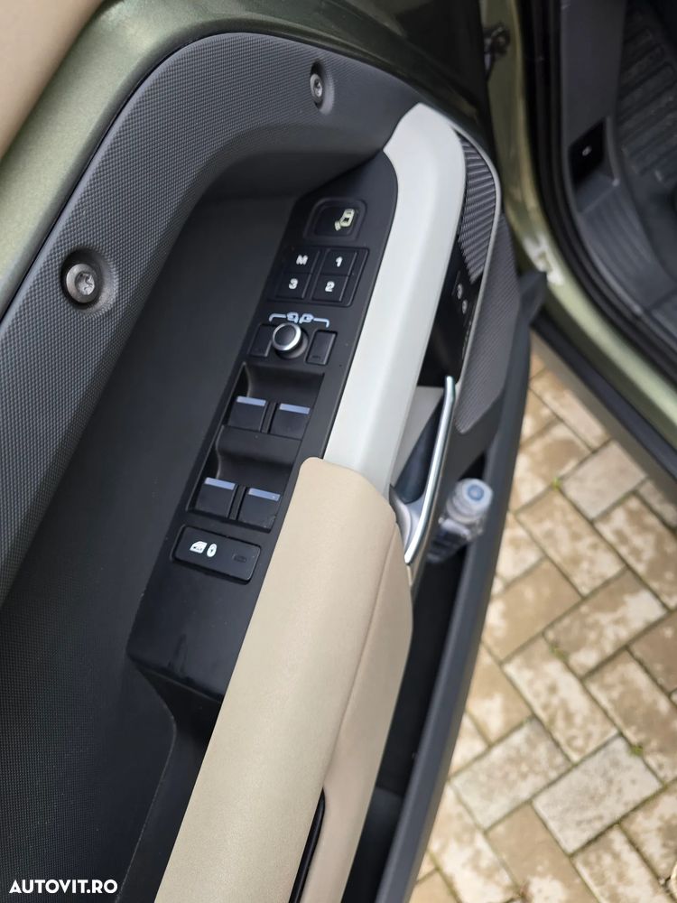 Land Rover Defender - 15