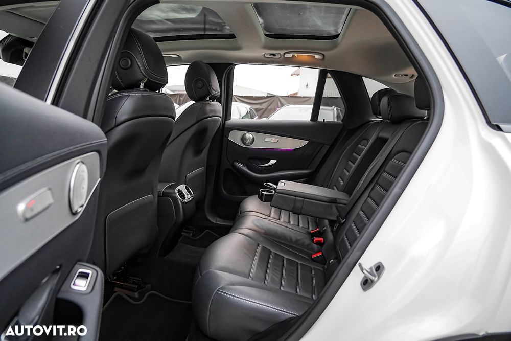 Mercedes-Benz GLC 300 e 4MATIC - 29