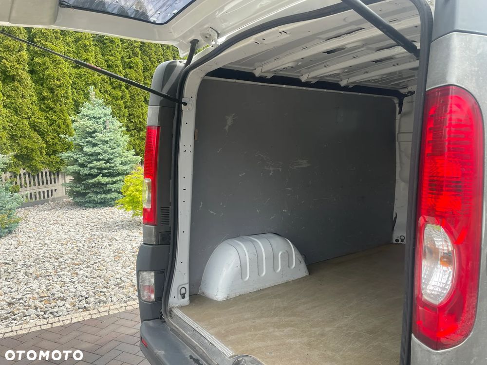 Opel Vivaro - 11