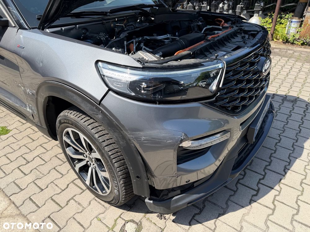 Ford Explorer - 36