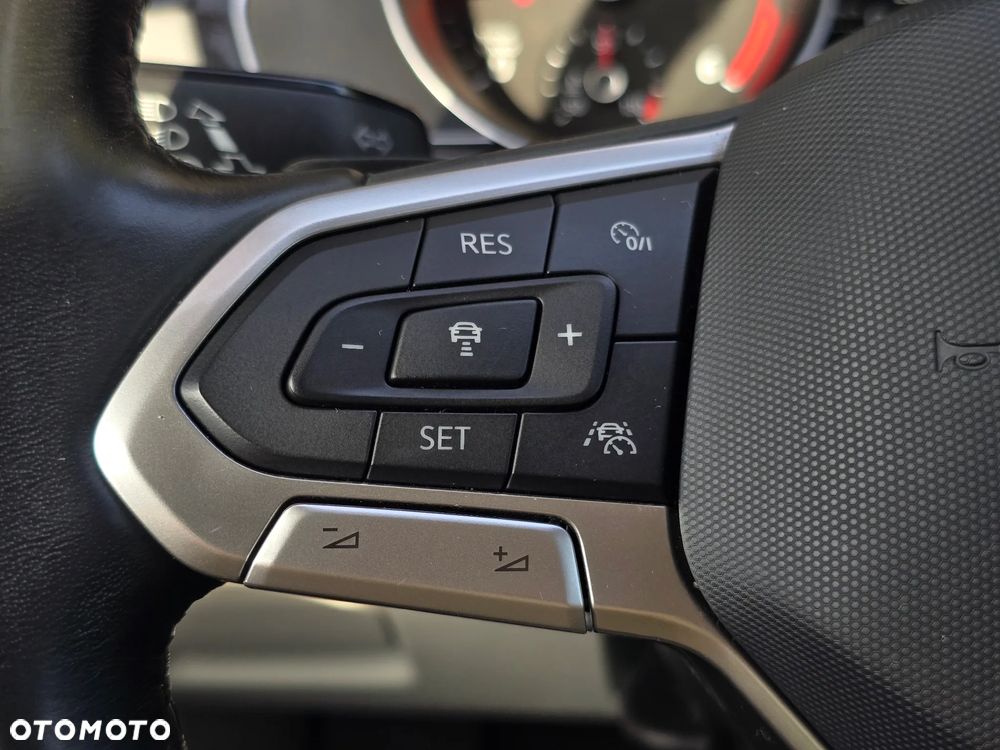 Volkswagen Passat Variant 2.0 TDI EVO Elegance DSG - 25