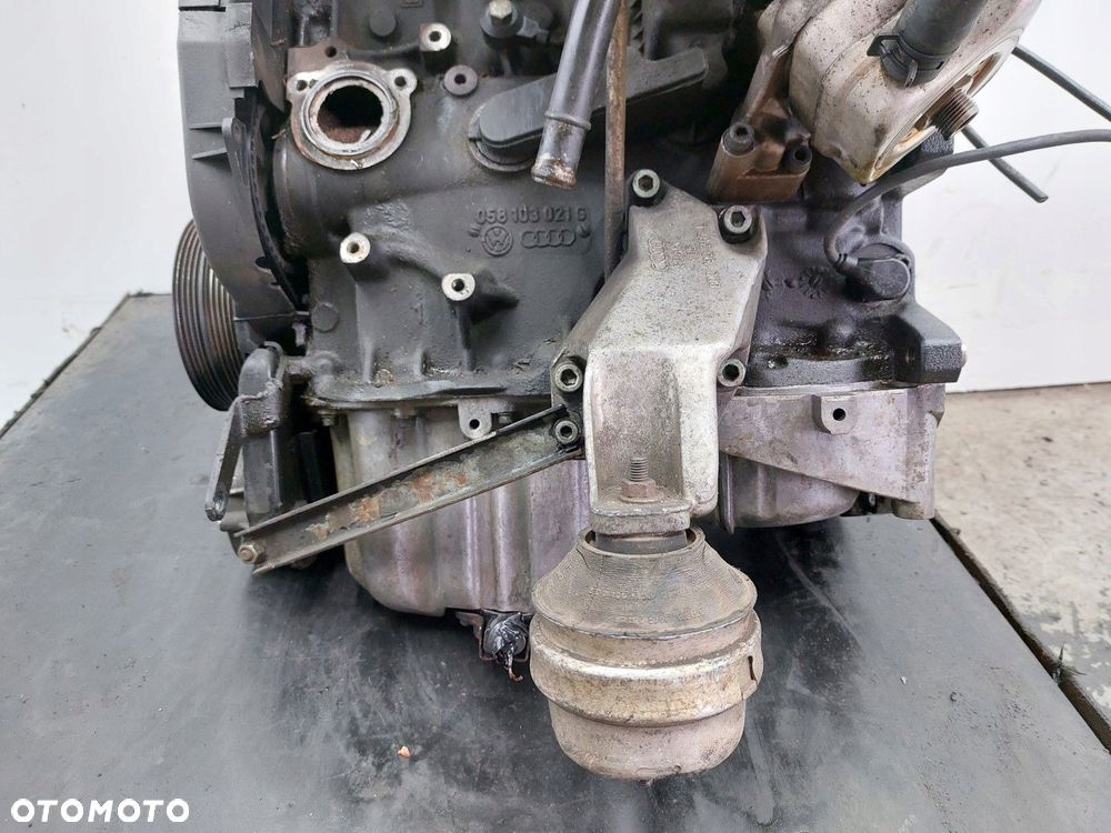 Silnik benzyna VW Passat B5 FL 2000-2005 1,8 T 20V BENZYNA APU - 12