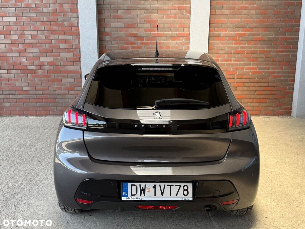 Peugeot 208 - 5