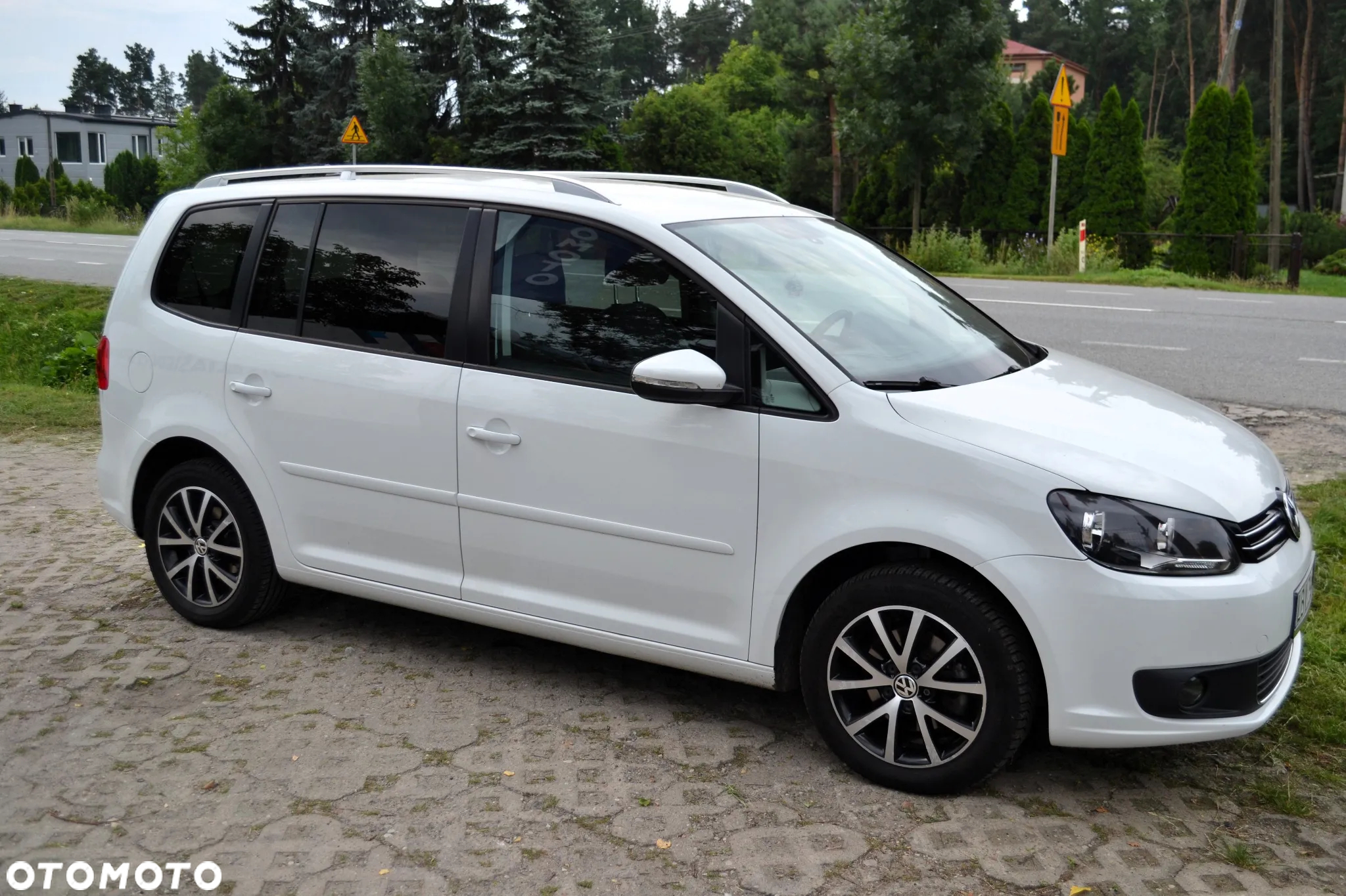 Volkswagen Touran 1.6 TDI DPF BlueMotion Technology Trendline - 16