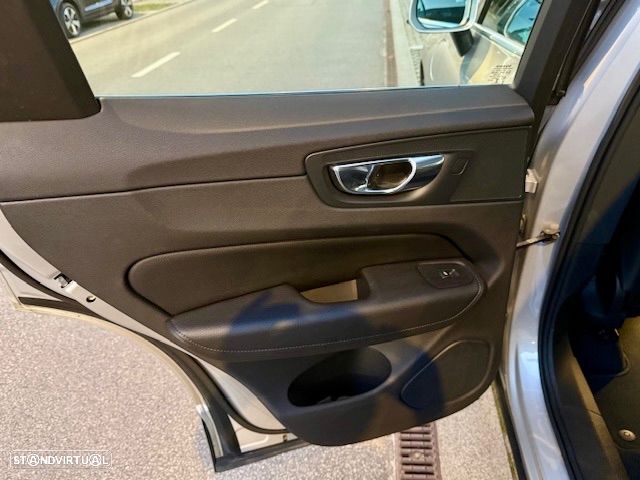 Volvo XC 60 2.0 T8 PHEV Inscription AWD - 33