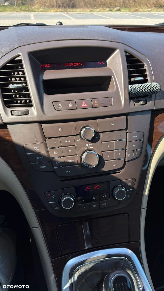 Opel Insignia 2.0 CDTI - 9