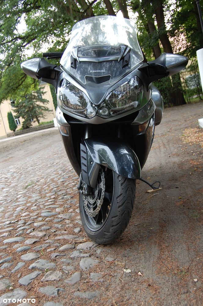 Kawasaki GTR - 6