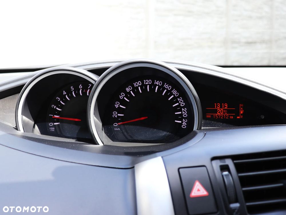 Toyota Verso 1.8 Premium - 28