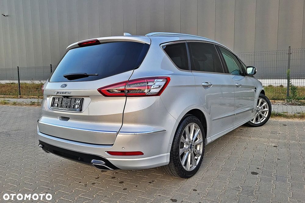 Ford S-Max - 17