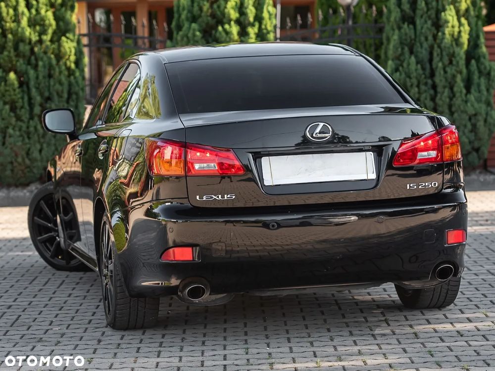 Lexus IS - 8