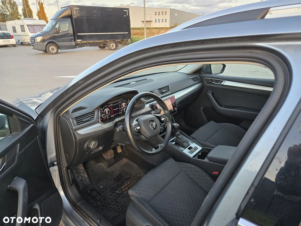 Skoda Superb 2.0 TDI SCR Ambition DSG - 9