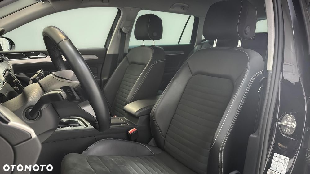 Volkswagen Passat 2.0 TDI EVO Elegance DSG - 12