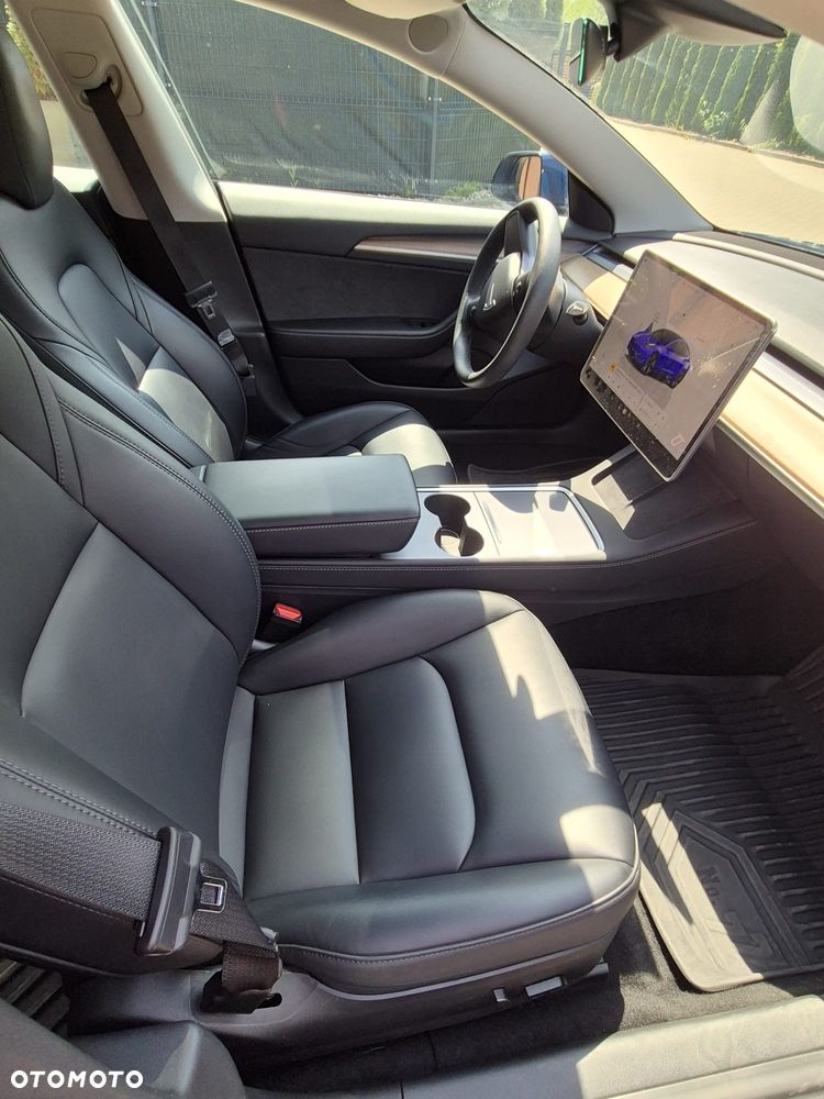 Tesla Model 3 - 5