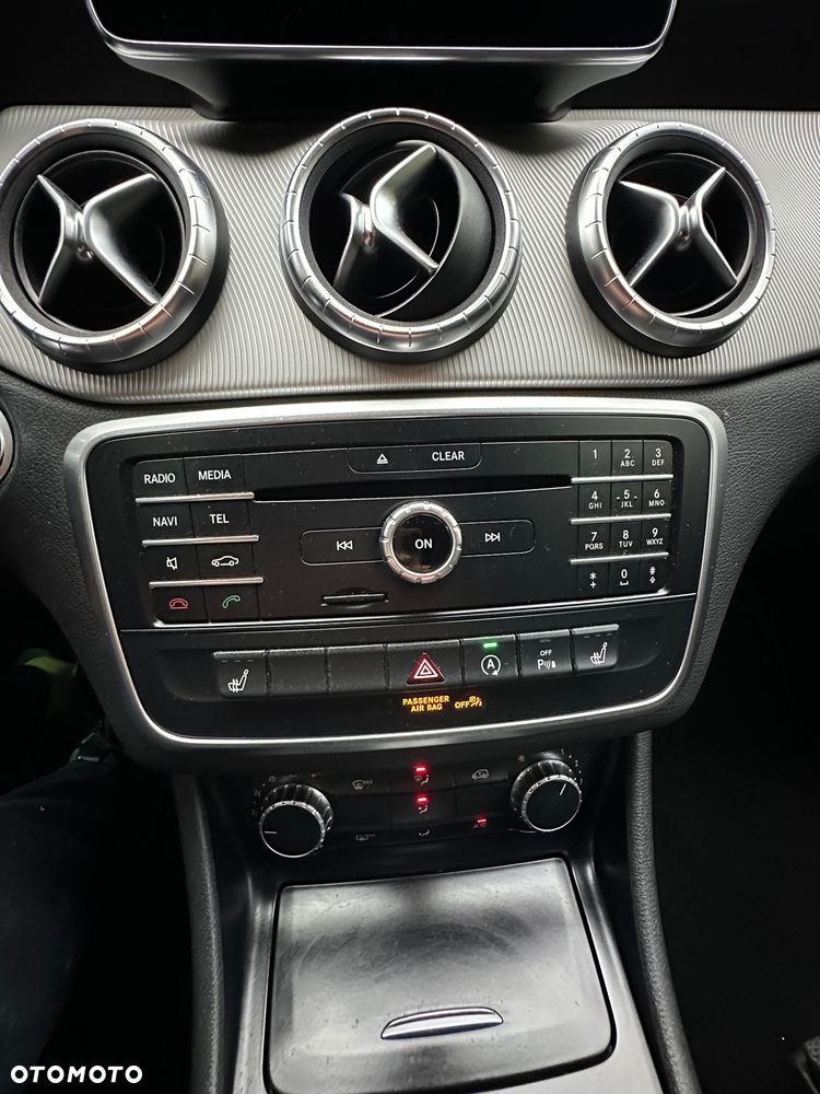 Mercedes-Benz CLA - 32
