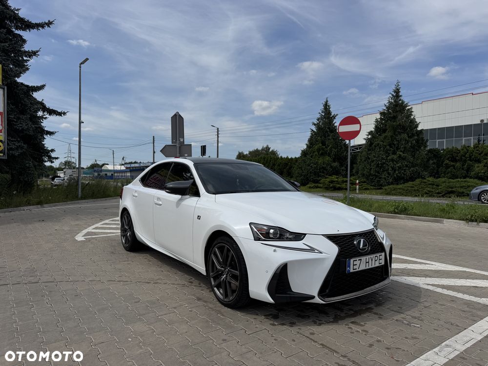 Lexus IS 200t / 300 F Sport - 1