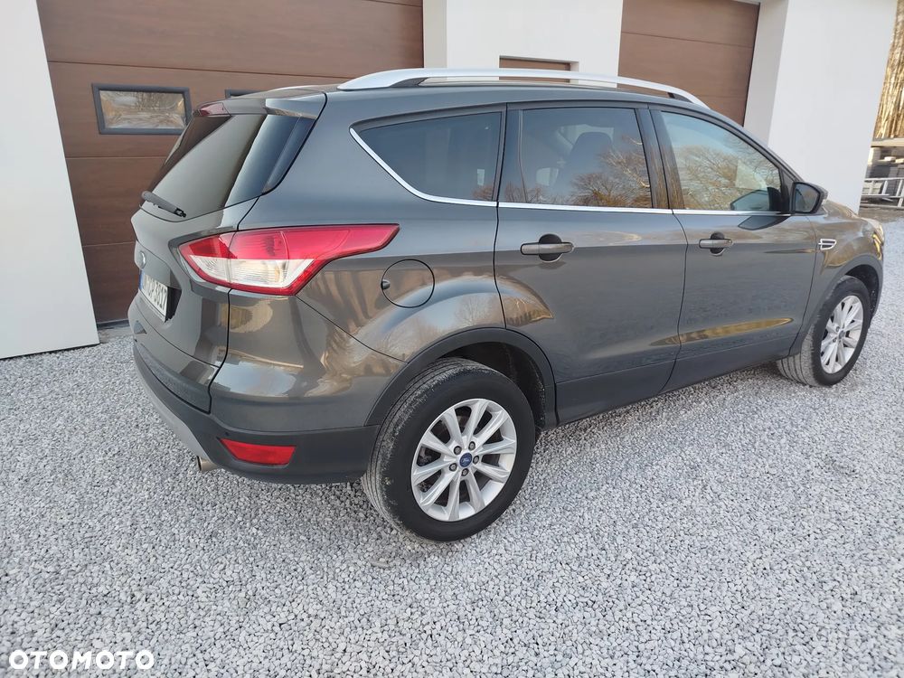 Ford Kuga 2.0 TDCi 2x4 Titanium - 3