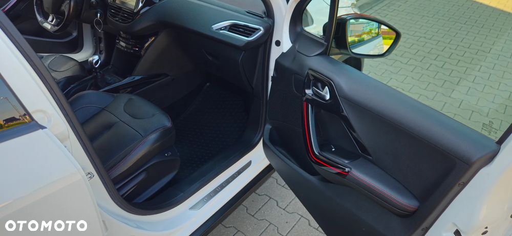 Peugeot 2008 1.5 BlueHDi GT Line S&S - 20