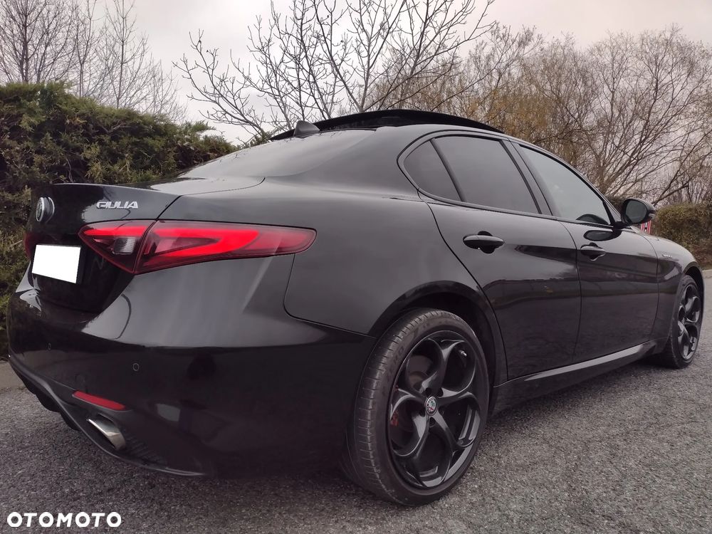 Alfa Romeo Giulia 2.0 Turbo 16V AT8-Q4 Veloce - 3