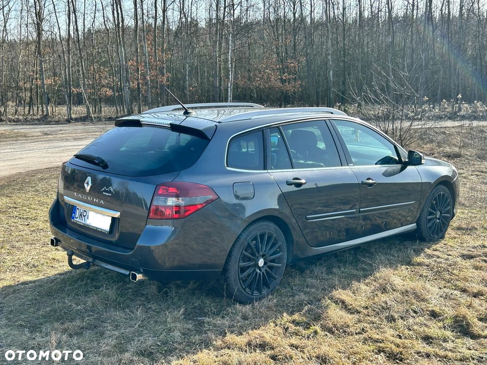 Renault Laguna 2011 photo 4