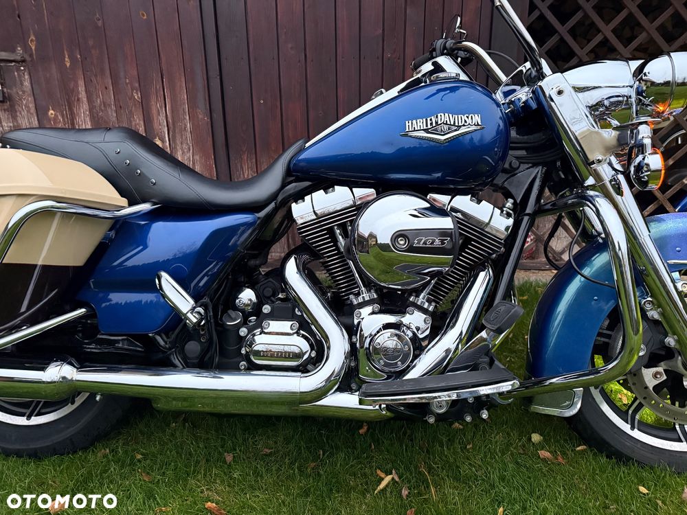 Harley-Davidson Touring Street Glide - 11