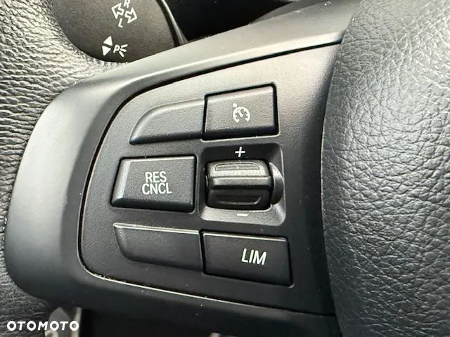 BMW X1 xDrive25e Business Edition - 32