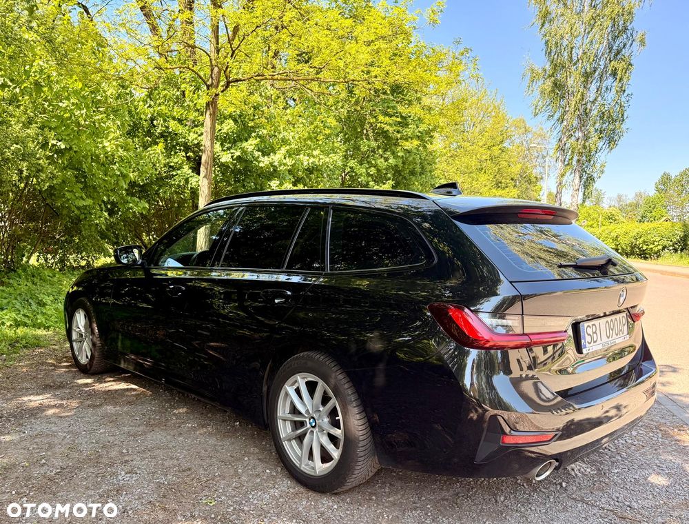 BMW Seria 3 320d Sport Line Shadow - 4