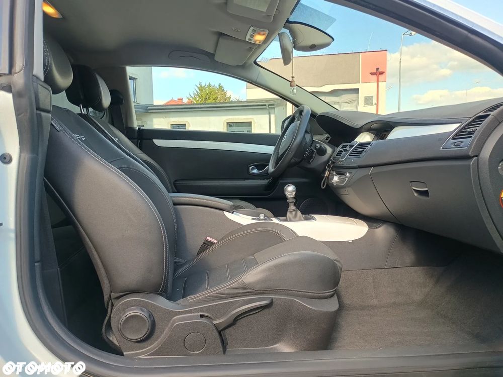 Renault Laguna 2.0 dCi Monaco GP2 - 25