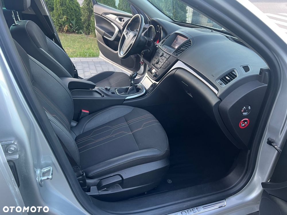 Opel Insignia - 25