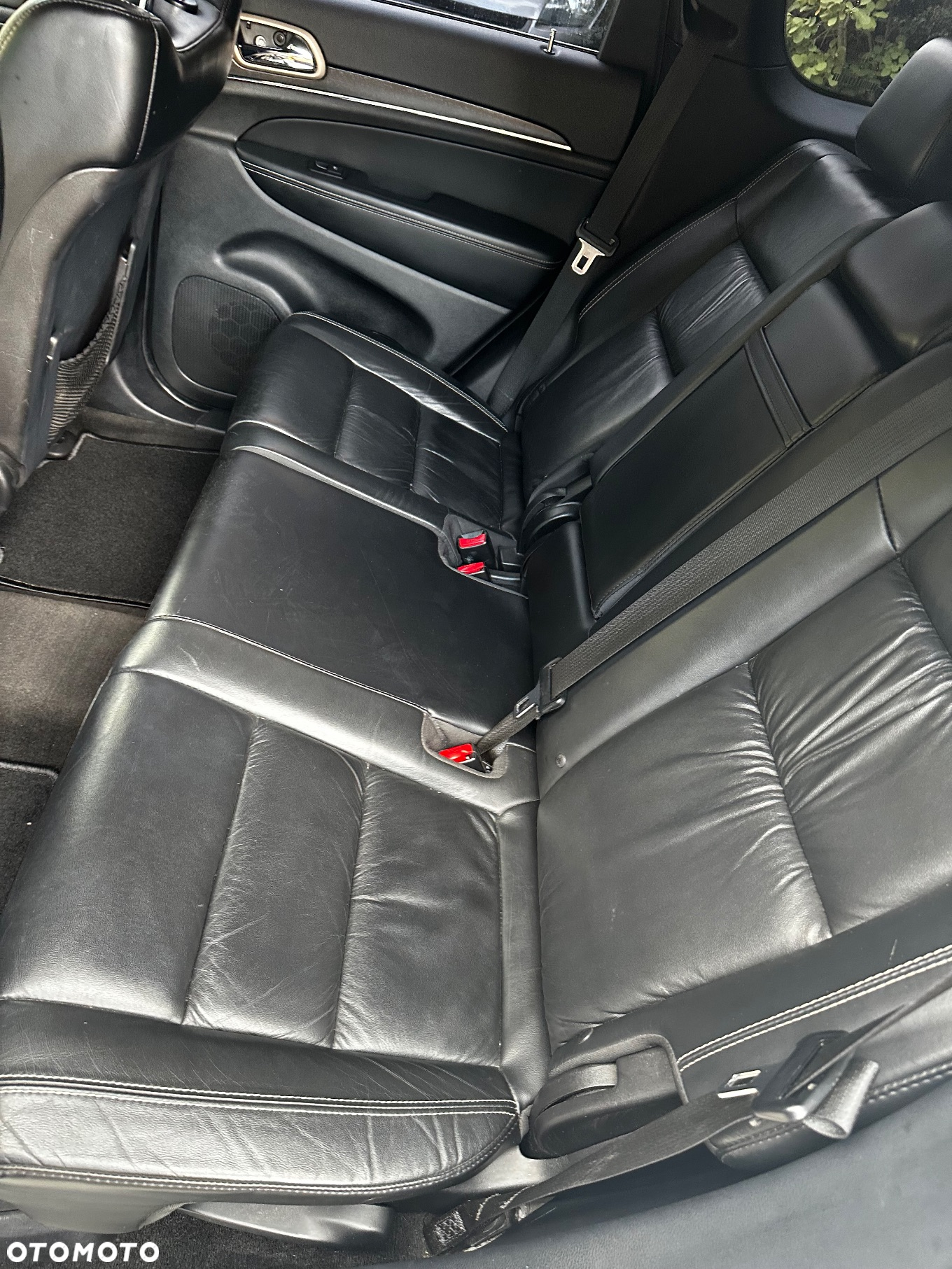 Jeep Grand Cherokee - 12