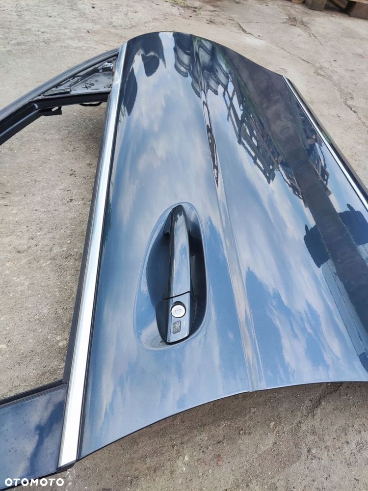 MERCEDES W204 LIFT C KLASA DRZWI PRAWE PRZEDNIE PRZÓD 755 - 8