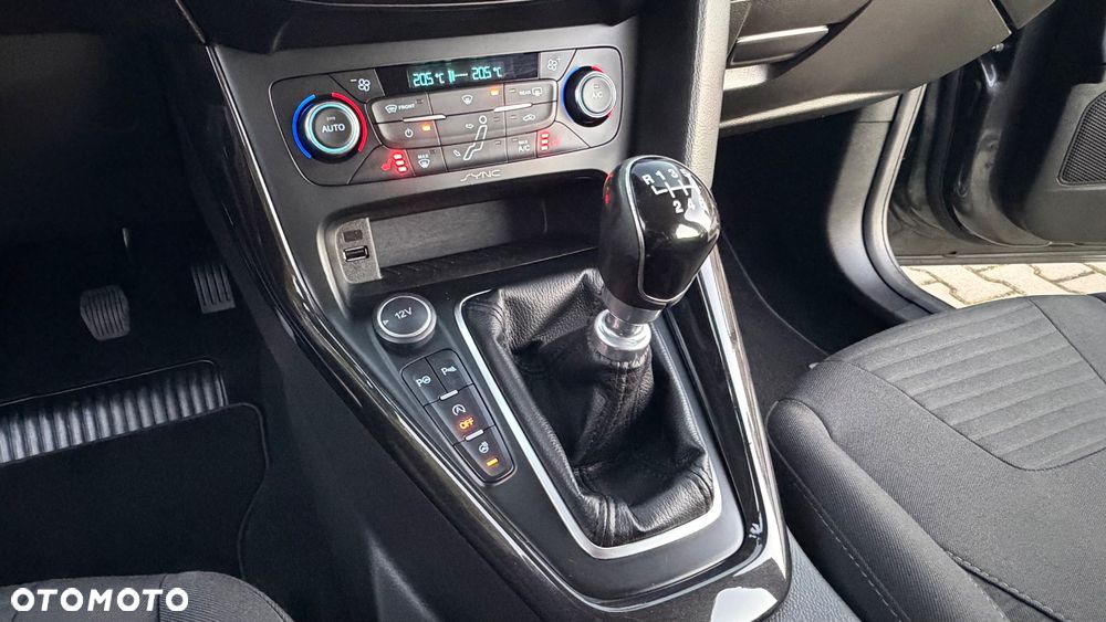 Ford Focus 1.5 EcoBoost STart-Stopp-System TITANIUM - 32