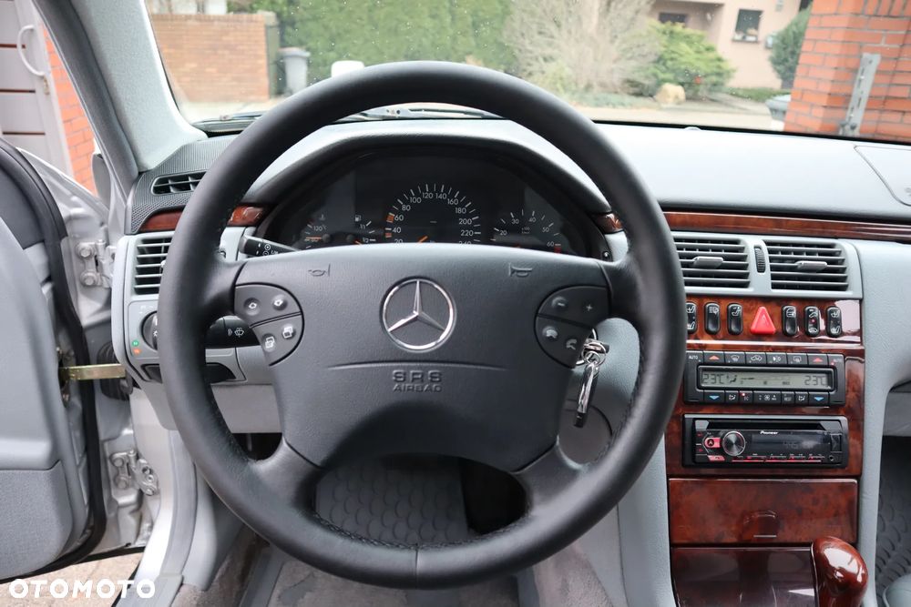 Mercedes-Benz Klasa E 320 Elegance - 15