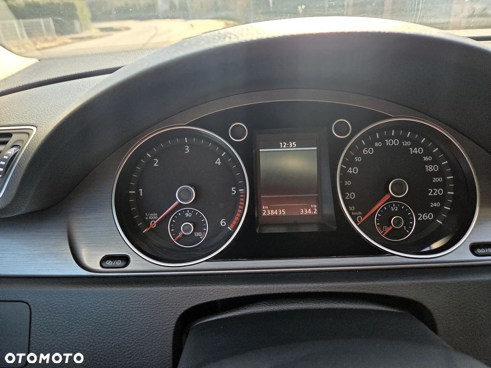 Volkswagen Passat - 10