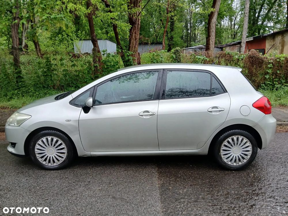 Toyota Auris 2.0 D-4D - 1