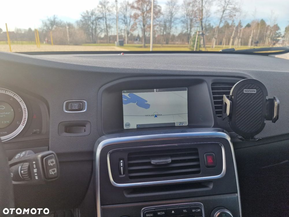 Volvo V60 D5 AWD Momentum - 6