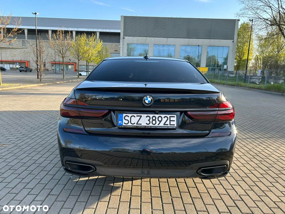 BMW Seria 7 740Li - 8