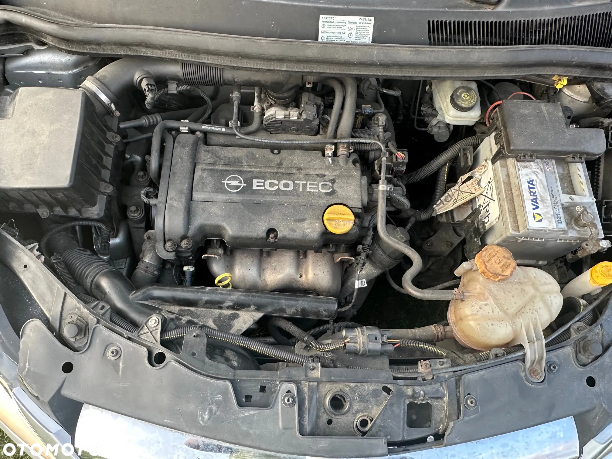 Opel Corsa 1.2 16V Cosmo - 24