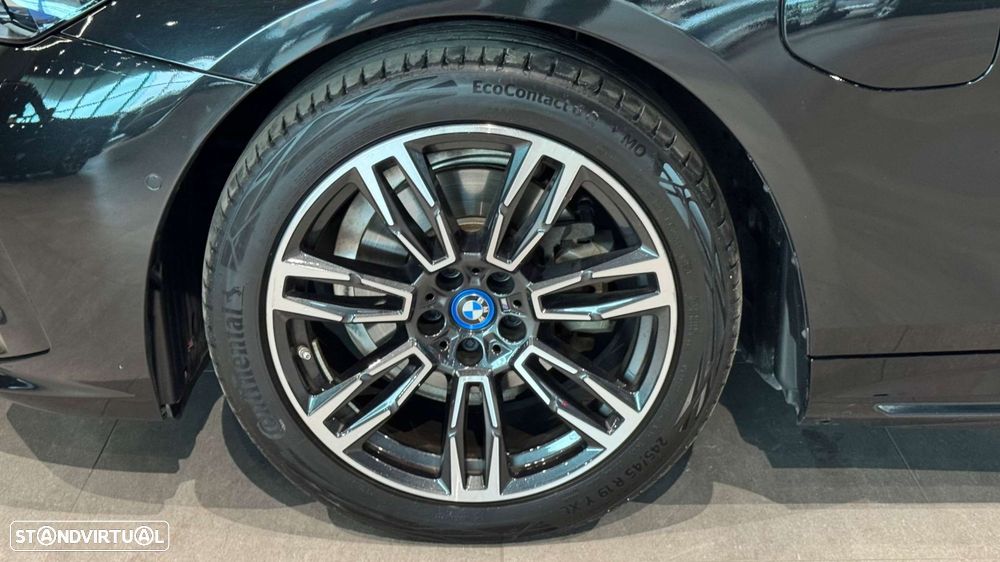 BMW 530 e Pack Desportivo M - 16