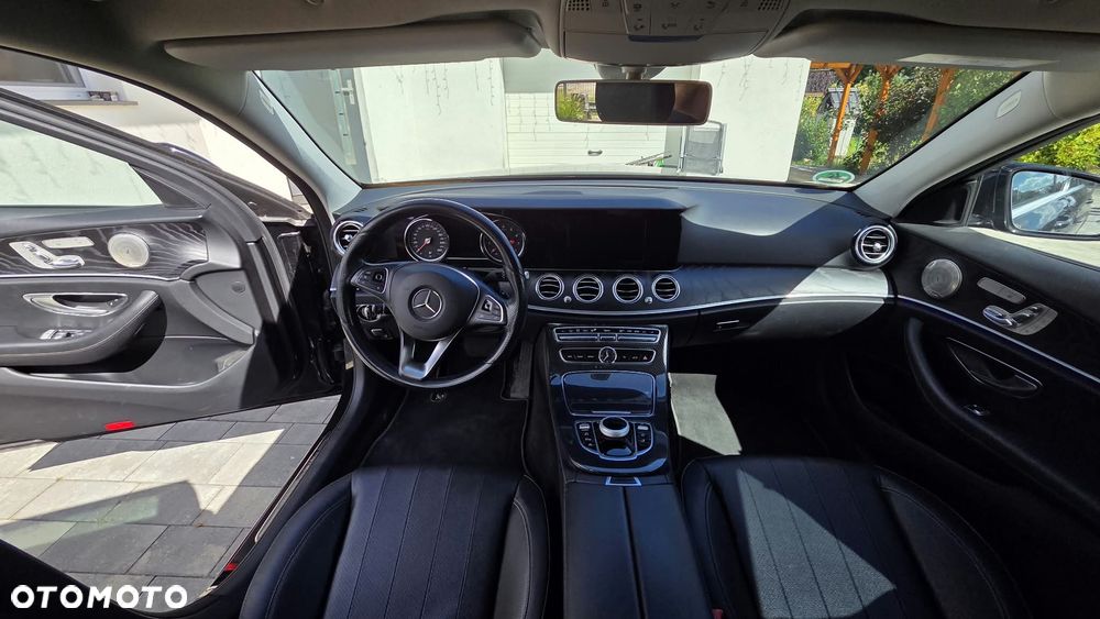Mercedes-Benz Klasa E 200 9G-TRONIC - 21